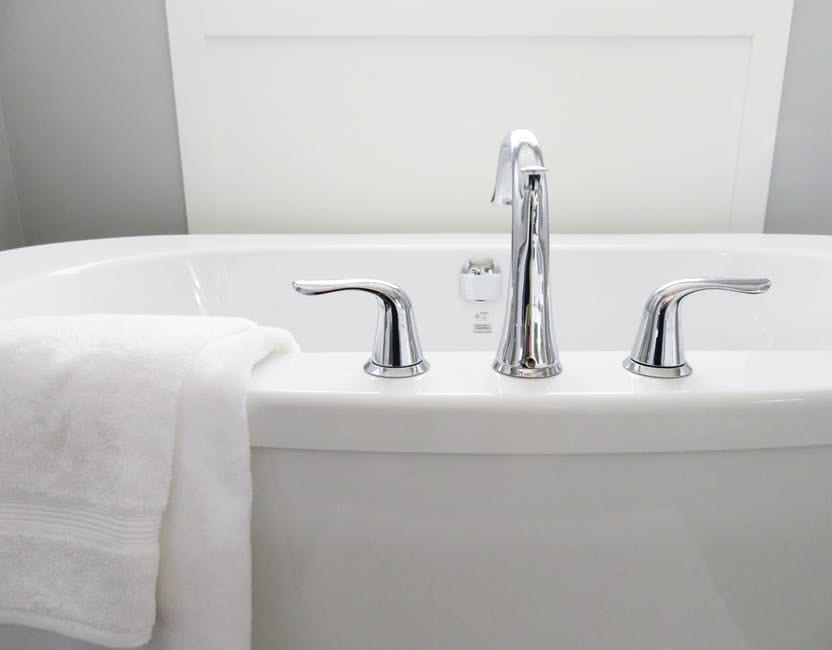 How To Clean A Bathtub With Natural Cleaners The